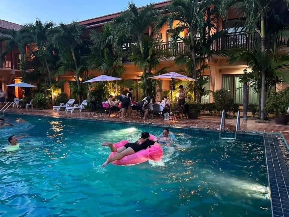 Siam Tara Resort Chiangkhong Чианг Конг Екстериор снимка